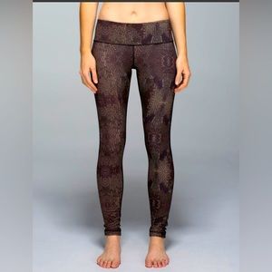 Lululemon wunder under